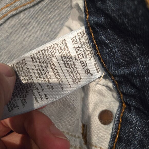 Old Navy Built-In Flex Slim Distressed Jeans | Size 30/30 | Medium Wash - Picture 3 of 4